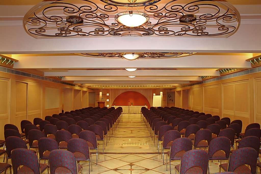 Comfort Inn President Near Ahmedabad Junction Station Bekvämligheter bild