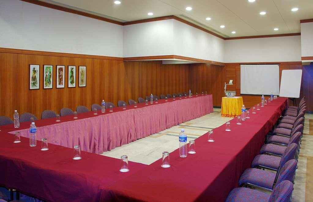 Comfort Inn President Near Ahmedabad Junction Station Bekvämligheter bild