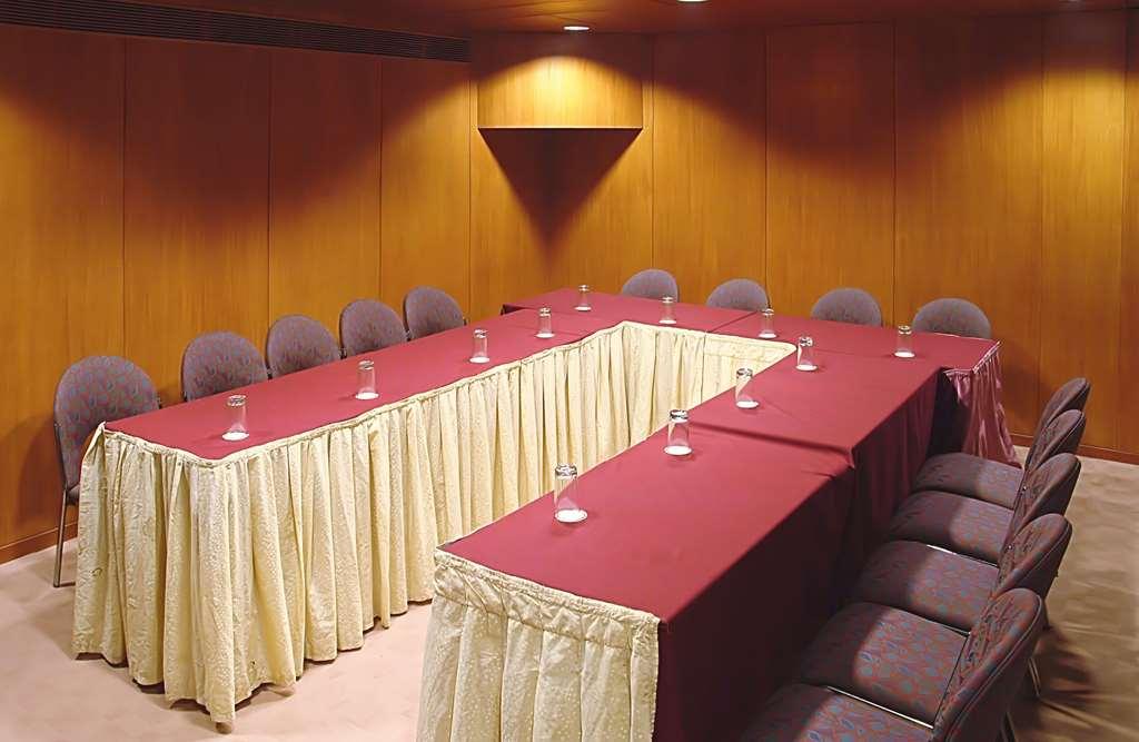 Comfort Inn President Near Ahmedabad Junction Station Bekvämligheter bild