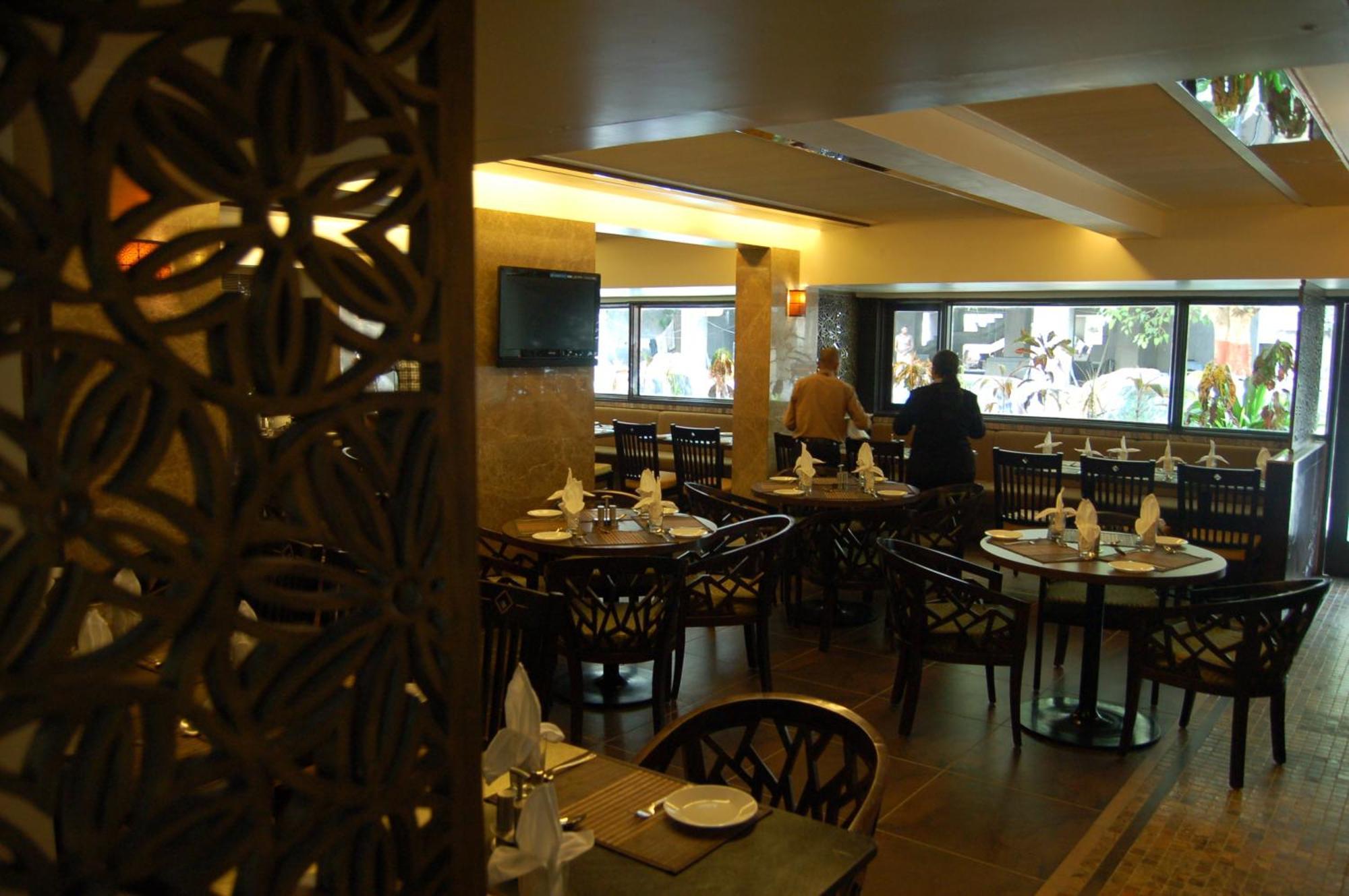 Comfort Inn President Near Ahmedabad Junction Station Exteriör bild