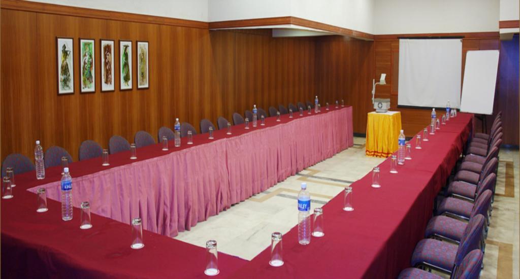 Comfort Inn President Near Ahmedabad Junction Station Exteriör bild