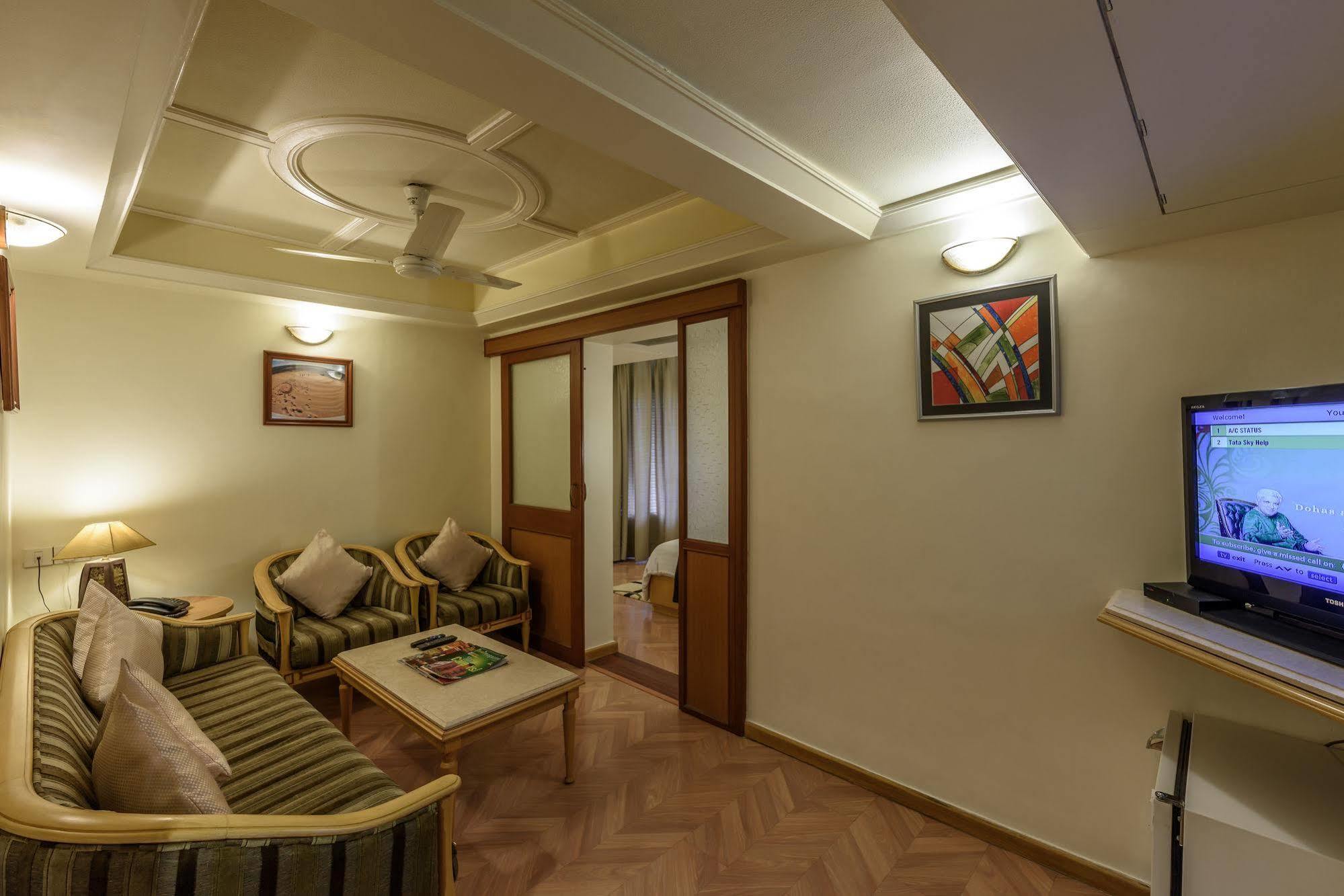 Comfort Inn President Near Ahmedabad Junction Station Exteriör bild