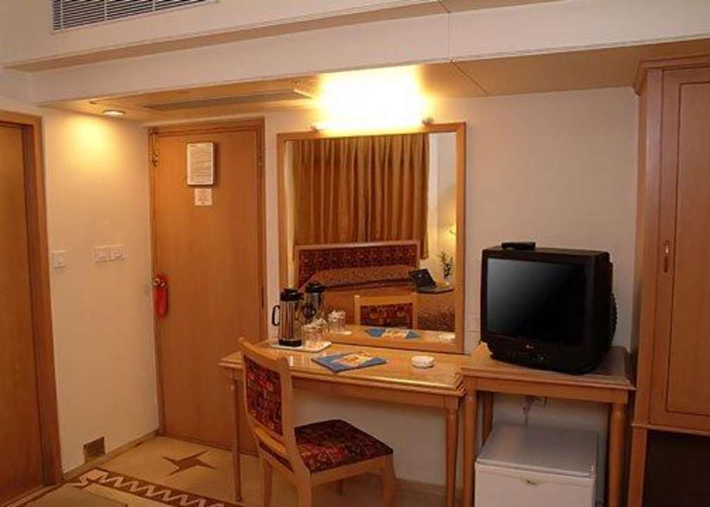 Comfort Inn President Near Ahmedabad Junction Station Exteriör bild